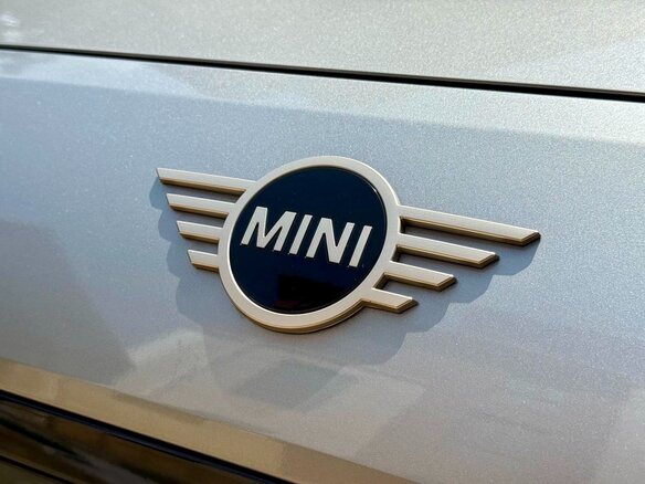 2025 Mini Aceman E, серебристый, 2810000 рублей - вид 12