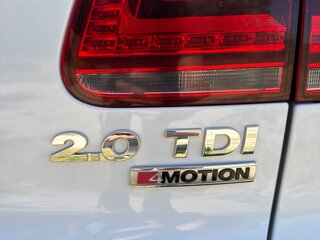 2015 Volkswagen Tiguan I Рестайлинг, белый, 2000000 рублей, вид 3