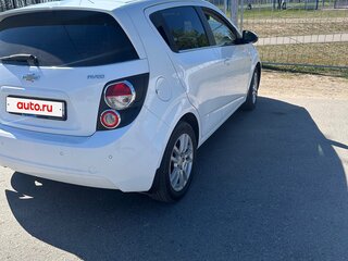 2015 Chevrolet Aveo II, белый, 850000 рублей, вид 3