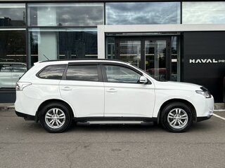 2013 Mitsubishi Outlander III, белый, 1299000 рублей, вид 4