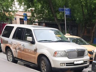 2004 Lincoln Navigator 6-speed II, белый, 905000 рублей, вид 2