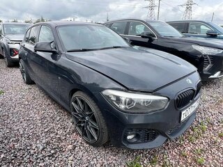 2019 BMW 1 серии 118i II (F20/F21) Рестайлинг 2, чёрный, 1900000 рублей, вид 3