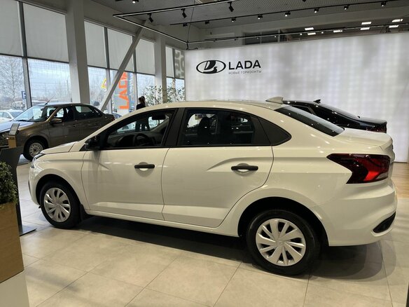 2026 Lada (ВАЗ) Iskra, белый - вид 2