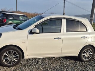 2017 Nissan March IV (K13) Рестайлинг, белый, 700000 рублей, вид 4