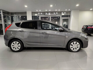 2012 Hyundai Solaris I, серый, 677000 рублей, вид 4