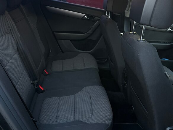 2011 Volkswagen Passat B7, чёрный, 1150000 рублей - вид 11