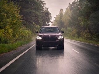 2021 BMW X5 M Competition III (F95), фиолетовый, 11890000 рублей, вид 2