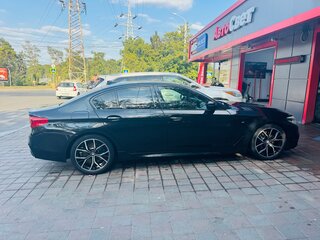 2017 BMW 5 серии 530d xDrive VII (G30/G31/G38), чёрный, 3590000 рублей, вид 2