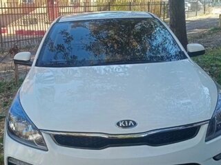 2018 Kia Rio IV, белый, 1250000 рублей, вид 1