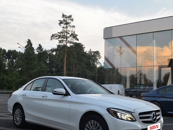 2015 Mercedes-Benz C-Класс 180 IV (W205), белый - вид 1