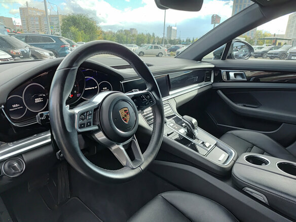 2019 Porsche Panamera 4 Sport Turismo II, серый, 7500000 рублей - вид 15
