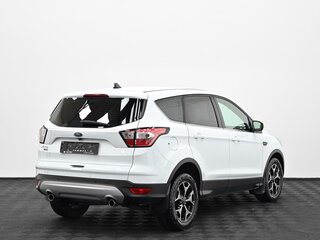 2017 Ford Kuga II Рестайлинг, белый, 1215000 рублей, вид 4