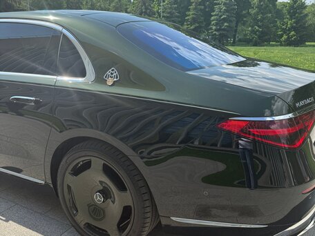 2025 Mercedes-Benz Maybach S-Класс 680 II (Z223), чёрный, 42000000 рублей, вид 2