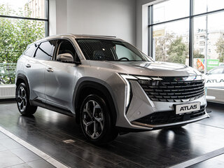2026 Geely Atlas II, серебристый, 4019900 рублей, вид 2