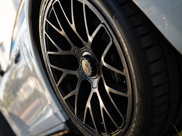 2013 Porsche 911 Carrera 4 VII (991), белый, 5890000 рублей - вид 2