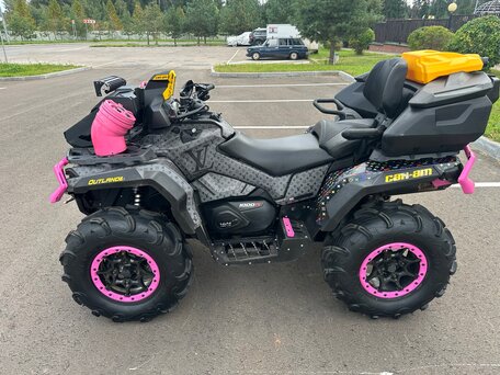 2022 BRP Can-Am Outlander XT-P 1000R, розовый, 1980000 рублей, вид 4