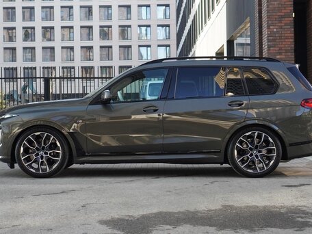 2026 BMW X7 40d I (G07) Рестайлинг, коричневый, 18880000 рублей, вид 5