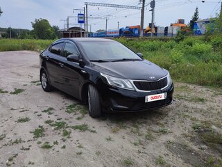 2015 Kia Rio III Рестайлинг, чёрный, 700000 рублей, вид 2