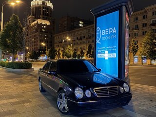 2000 Mercedes-Benz E-Класс 240 II (W210, S210) Рестайлинг, синий, 399000 рублей, вид 4