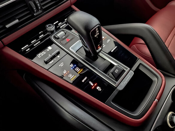 2018 Porsche Cayenne III, белый - вид 21