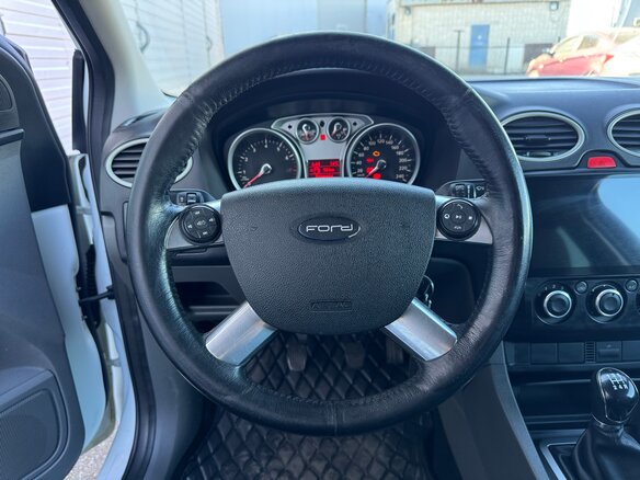 2008 Ford Focus II Рестайлинг, белый, 435000 рублей - вид 15