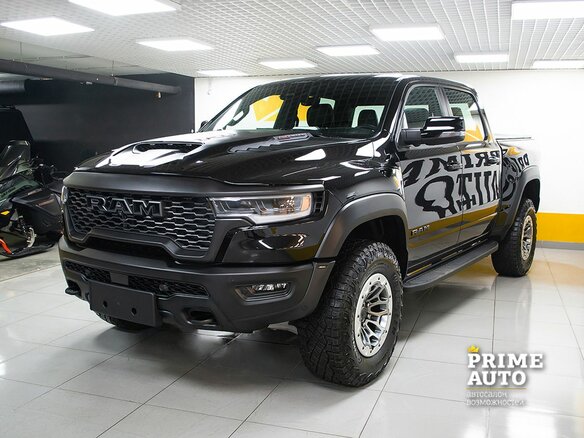 2025 Ram 1500 RHO V Рестайлинг, чёрный - вид 1