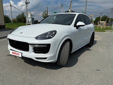 2016 Porsche Cayenne Turbo II Рестайлинг (958), белый, 4750000 рублей, вид 3