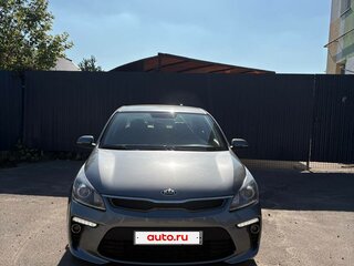 2019 Kia Rio IV, серый, 1550000 рублей, вид 2