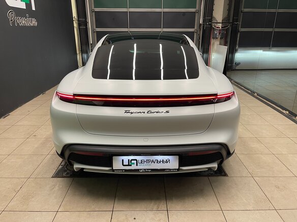 2021 Porsche Taycan Turbo S I, белый - вид 3