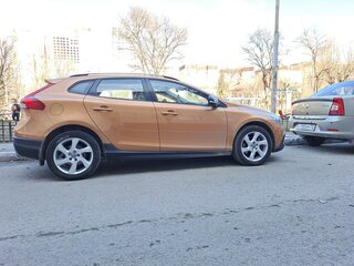 2013 Volvo V40 Cross Country I, оранжевый, 1900000 рублей, вид 2