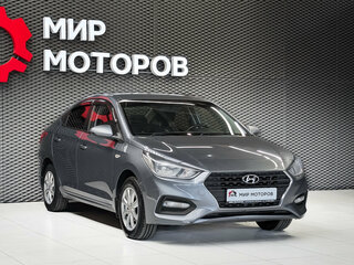2018 Hyundai Solaris II, серый, 910000 рублей, вид 3