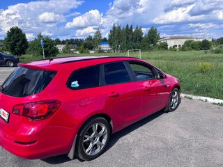 2011 Opel Astra J, красный, 615000 рублей, вид 3