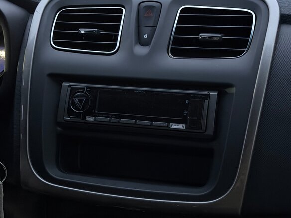 2020 Renault Logan II Рестайлинг, белый, 750000 рублей - вид 18
