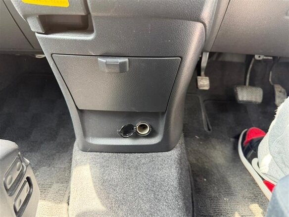 2011 Toyota Wish II, серебристый - вид 30
