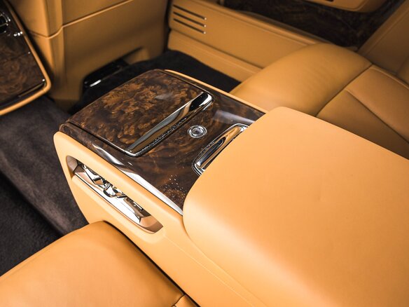 2024 Rolls-Royce Phantom VIII Рестайлинг (Series II), чёрный, 80000000 рублей - вид 16