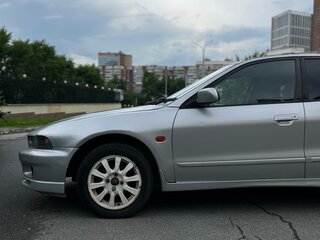 2001 Mitsubishi Galant VIII Рестайлинг, серебристый, 343000 рублей, вид 3