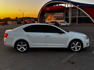 2016 Skoda Octavia III (A7), белый, 1550000 рублей, вид 3