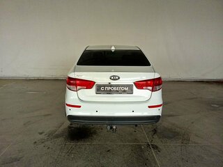 2016 Kia Rio III Рестайлинг, белый, 640000 рублей, вид 5