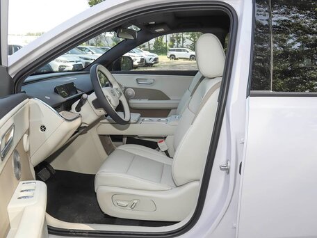 2026 Toyota bZ3X 58.3 kWh, серебристый, 3110000 рублей, вид 3