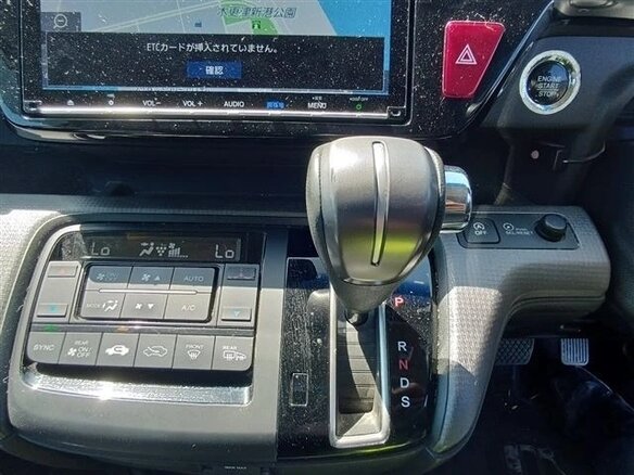 2018 Honda Stepwgn Spada V Рестайлинг, белый - вид 13