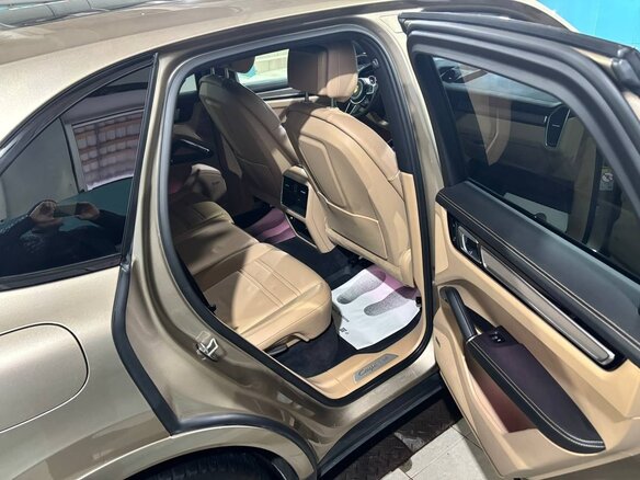 2018 Porsche Cayenne III, коричневый, 8800000 рублей - вид 22