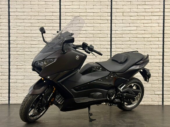 2026 Yamaha TMAX, серый, 1790000 рублей - вид 2
