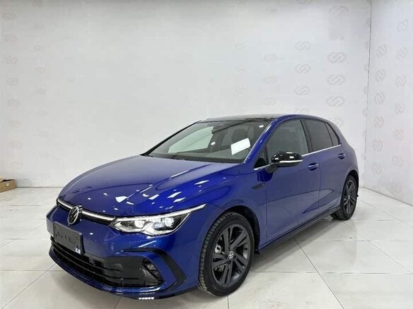 2022 Volkswagen Golf VIII, синий, 1679000 рублей