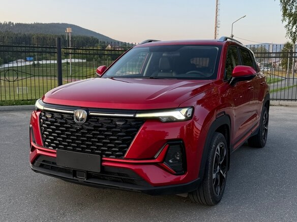2023 Changan CS35 Plus I Рестайлинг, красный, 1600000 рублей - вид 4
