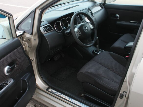 2010 Nissan Tiida I Рестайлинг, бежевый, 760000 рублей - вид 12