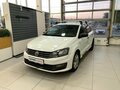 2015 Volkswagen Polo V Рестайлинг, белый, 399000 рублей