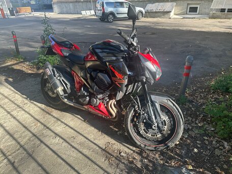 2014 Kawasaki Z 800, красный, 470000 рублей, вид 4