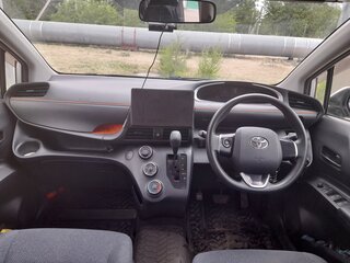 2015 Toyota Sienta II, серебристый, 1330000 рублей, вид 3