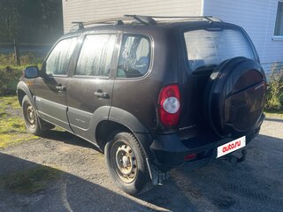 2010 Chevrolet Niva I Рестайлинг, коричневый, 420000 рублей, вид 3