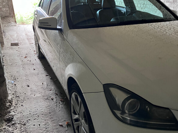 2013 Mercedes-Benz C-Класс 250 III (W204) Рестайлинг, белый, 2000000 рублей - вид 3